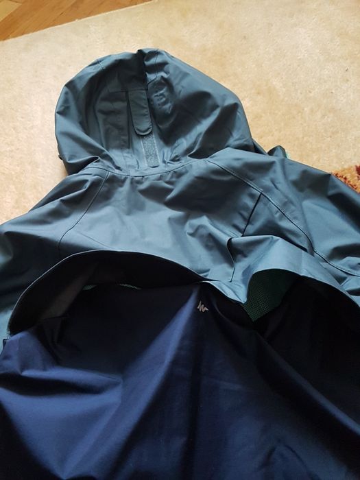 Дождевик ветровка на девочку 10-11 лет. Quechua 141-148