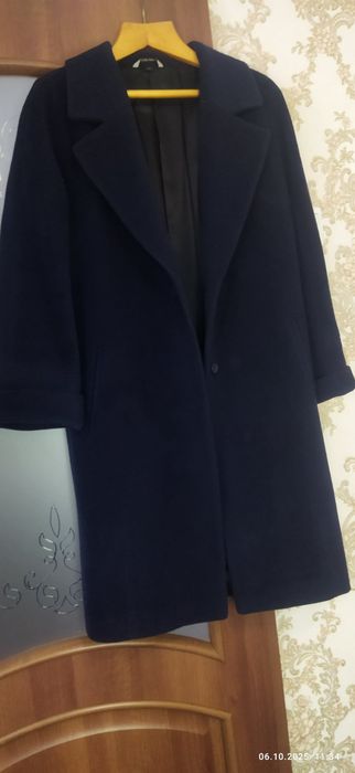 Продам пальто итальянского бренда синего цвета