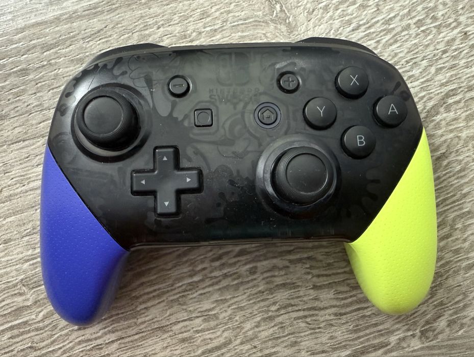 Ninntendo switch, dodatkowy kontroler, pamiec SD 128GB, pokrowiec