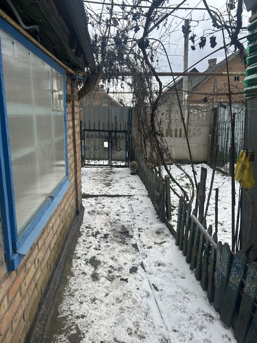 Невеличкий міцний будиночок Веселі Терни, вода, газ, 10соток. Міцний