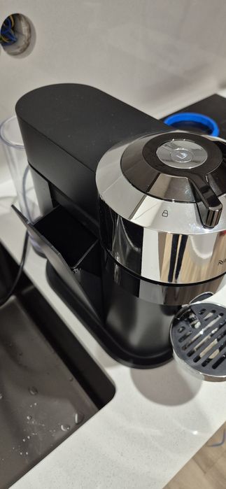 Máquina de Café Nespresso Vertuo NEXT