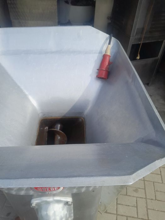 Sprzedam maszynkę do mięsa wilk