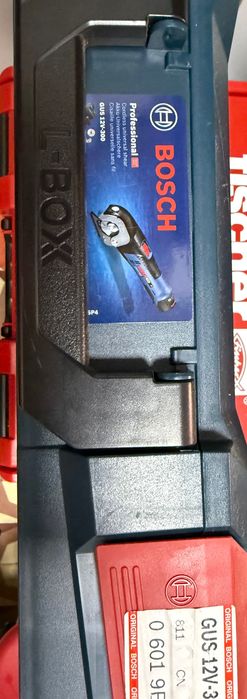 Tesoura universal de corte Bosch GUS 12V-300