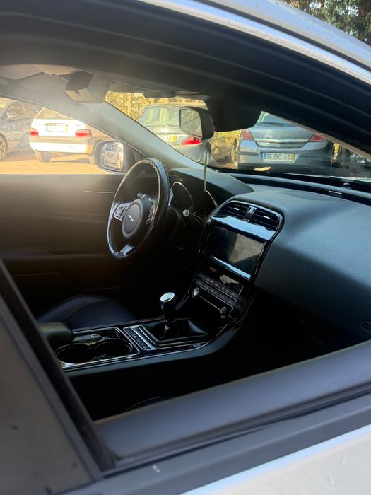 Jaguar XE (impecavel )