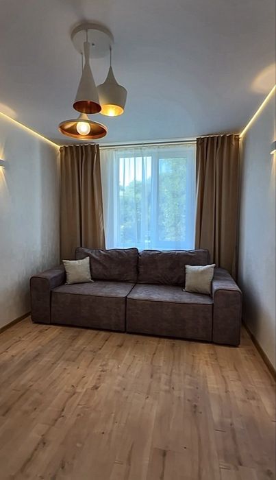 Продажа  квартиры , 2-х комнатная 52 кв.м,  Каменское ЦЕНТР