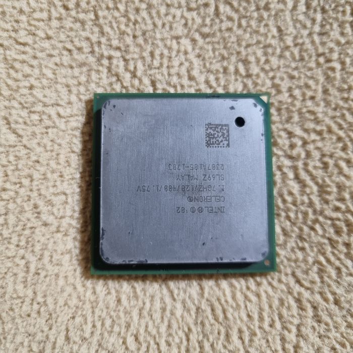 Intel Celeron 1.7 GHz | Socket 478 | SL6RZ | Do Retro PC / Windows XP