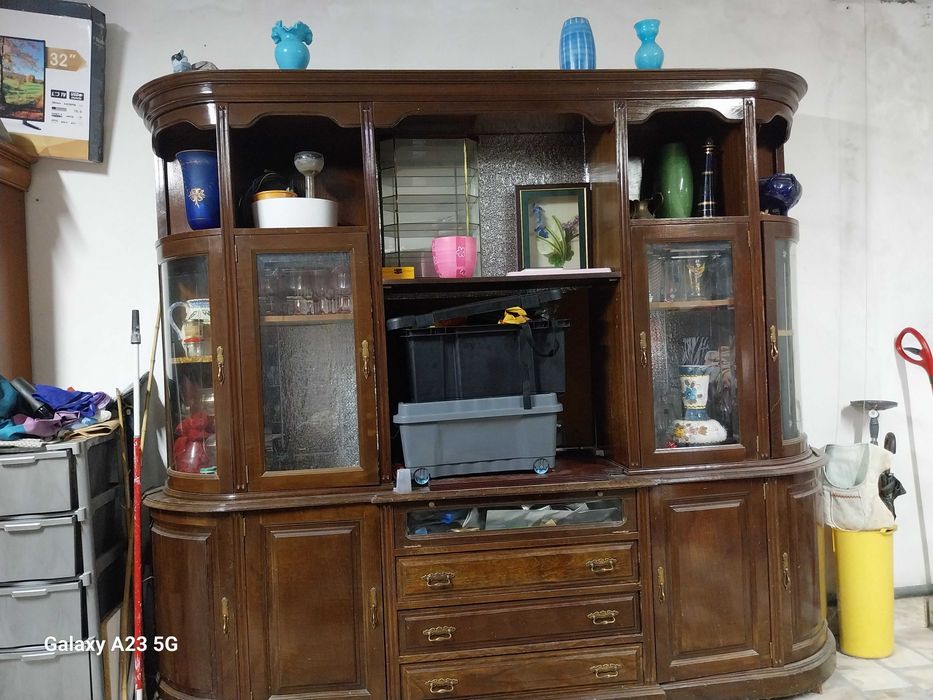 Vendo roupeiro  e movel de sala