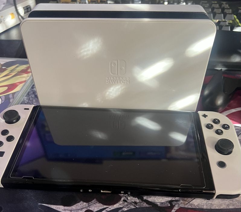 Nintendo switch Oled + 2 jogos + 2 joycons