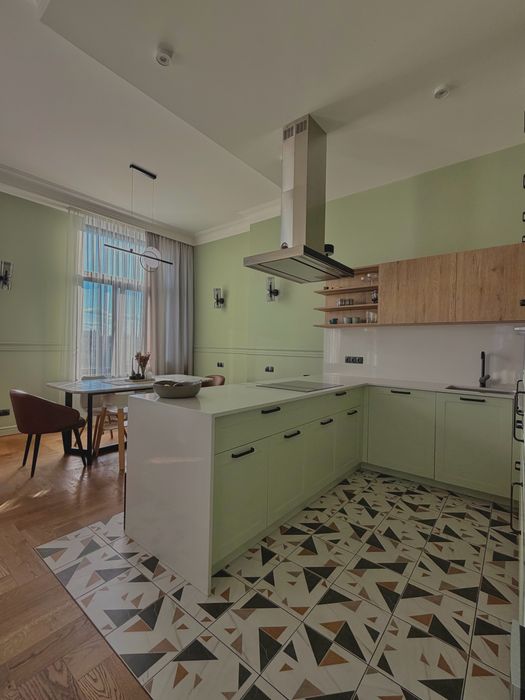 Продаж 4х кімнатної квартри, Loft, клубний будинок, центр, нагорка, без комісії
