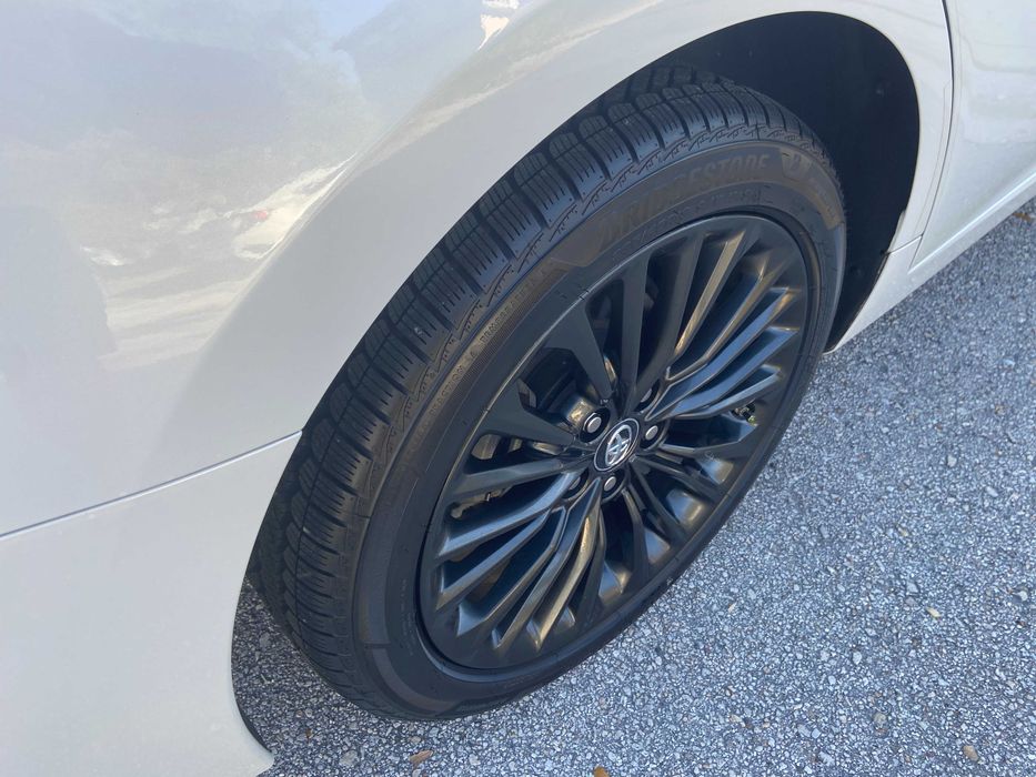 2019 Toyota Avalon Hybrid XSE Sedan 4D