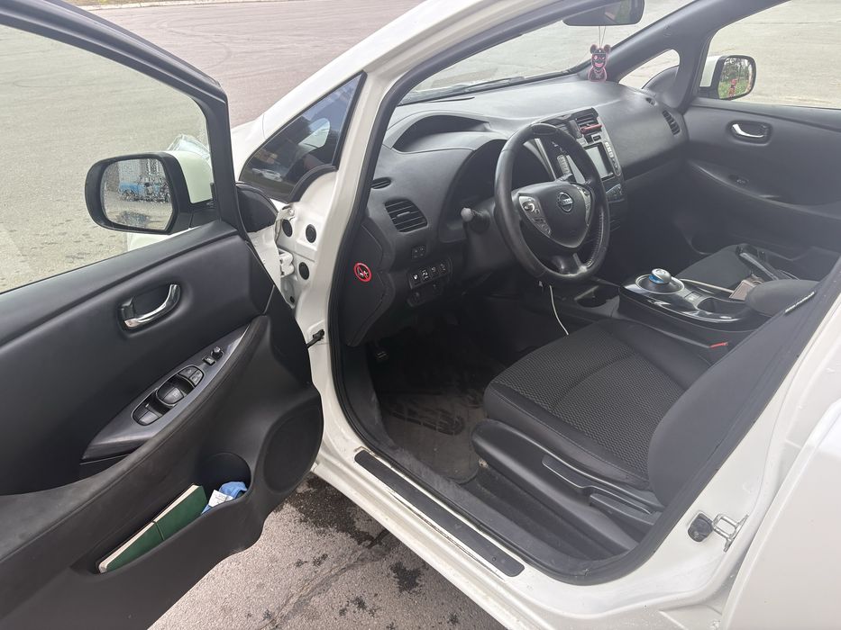 Продам Nissan leaf Azeo