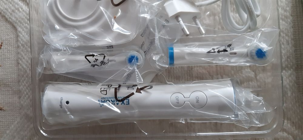 Exakua escova electrica recarregável