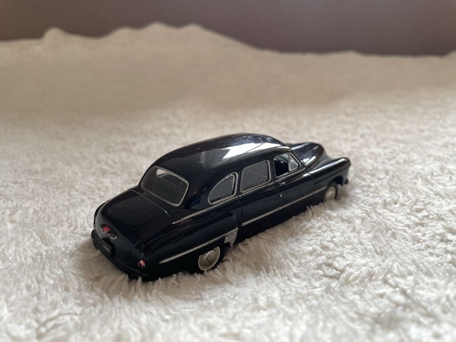 машинка ЗИМ-12 1/43 Deagostini