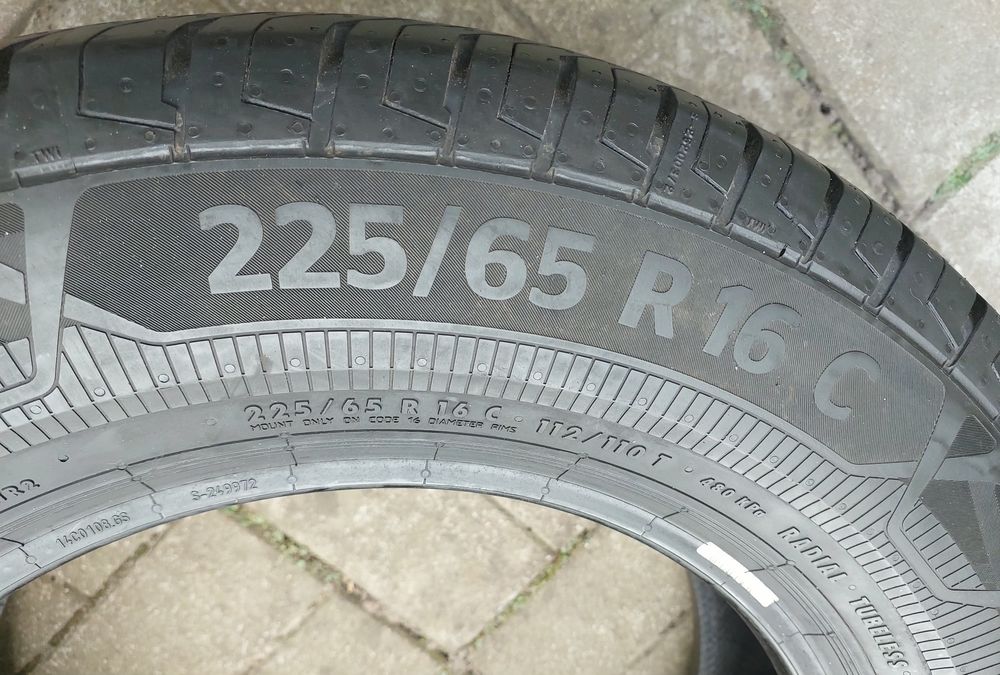 Шини  r16C  225-65 Continental  2022 Нові