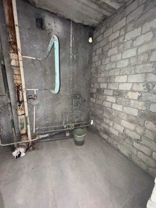 Продам велику 2-кімнатну квартиру під ремонт вул. Салтівське шосе 240а