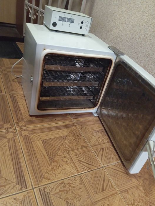 Сухожаровый шкаф (сухожар)