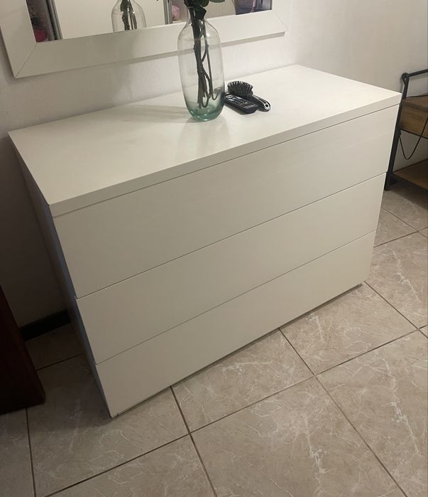 Comoda com 3 gavetões