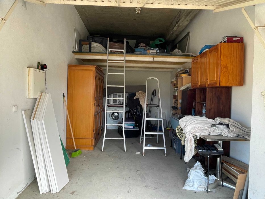 Garagem em muito bom estado e local priveligiado