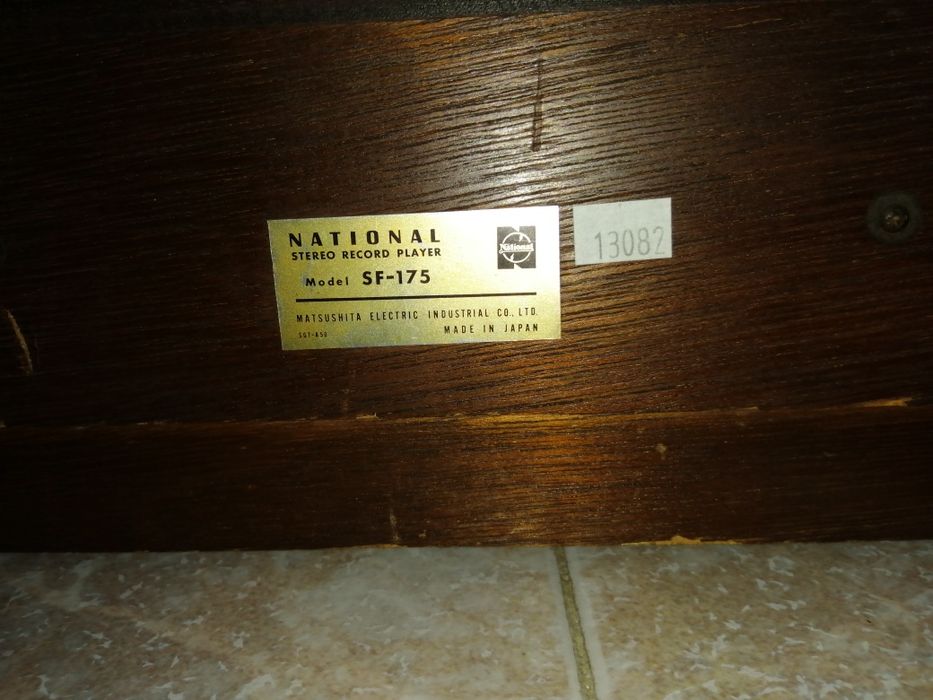 Gira discos vintage National SF 175