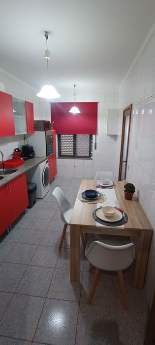 Quarto para arrendar perto da Makro