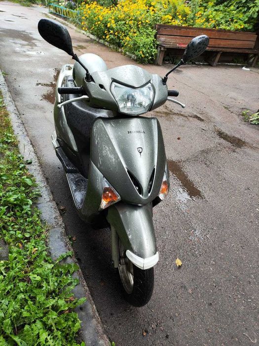 Скутер Honda Lead 110