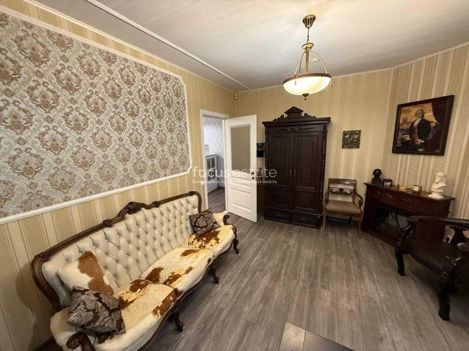 Без %. 153м2. Золоті Ворота. Львівська площа. Фасад. Окремий вхід