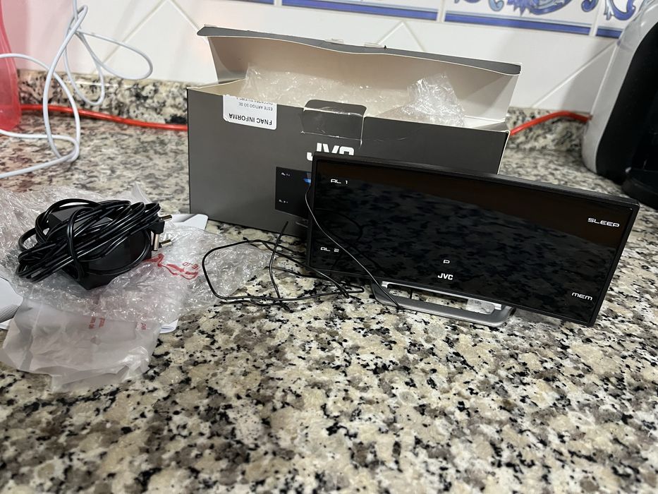 Despertador com rádio JVC