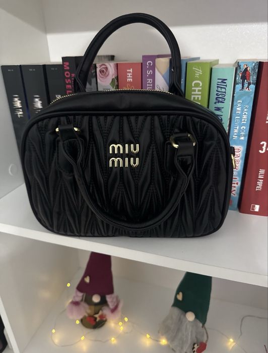 viral torebka miumiu pikowana