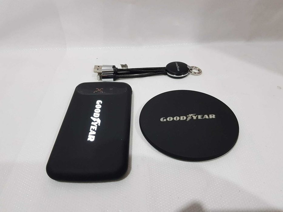 Zestaw Powerbank + Ładowarka bezp + Przewód GoodYear