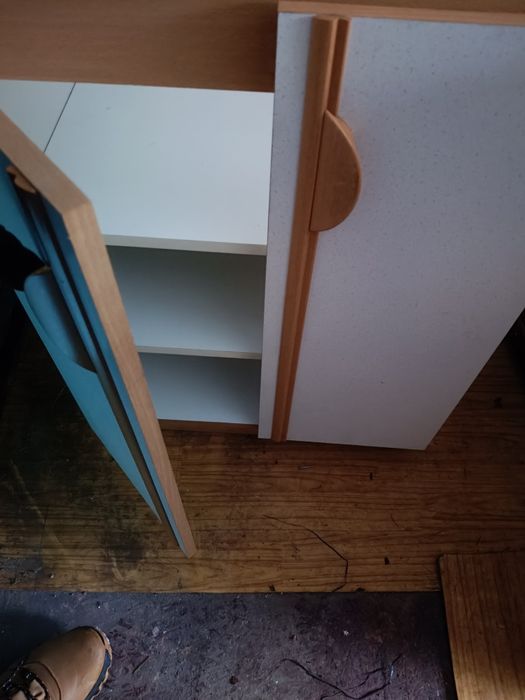 Oddam za darmo parę mebli