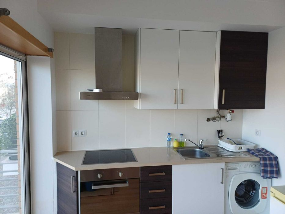 Apartamento T0 C/ Garagem Fórum de Coimbra/Portugal dos Pequenitos