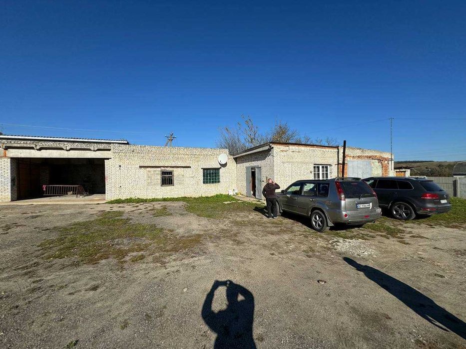 Продається виробничо-складськi примiщення з крупоцехом та обладнанням