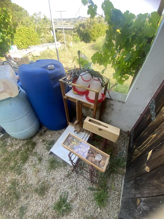 Material para vinha e outros