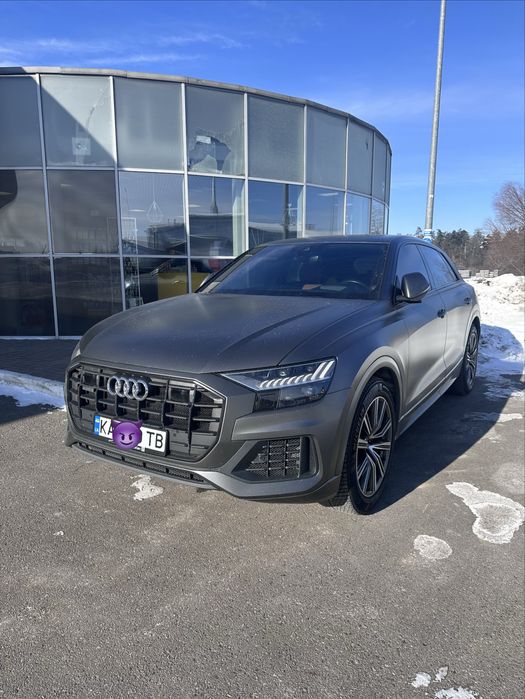 Оренда авто з водієм на весілля Audi Q8