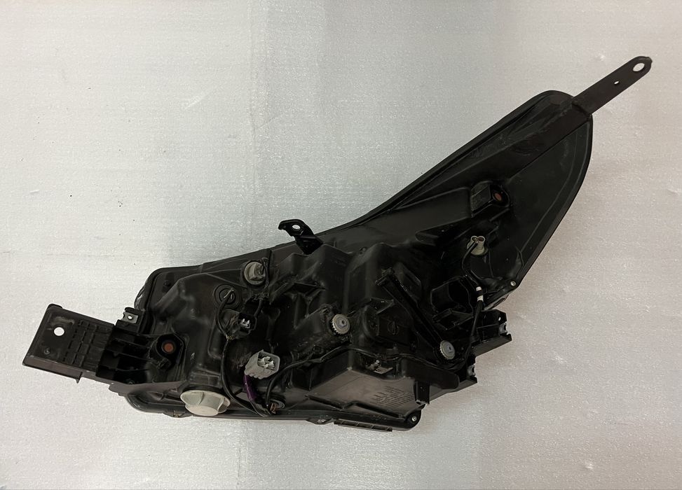Фара права Subaru Forester 2022 2023 2024 KD америка