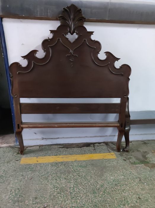 Mesinhas de cabeceira cama em  madeira de casal
