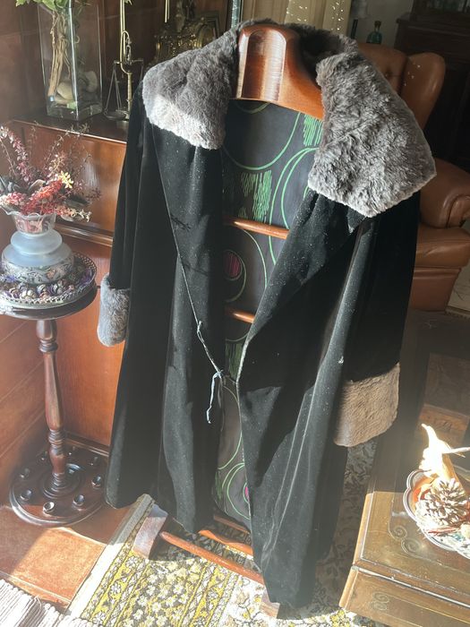 Roupa de perfil gótico e/ou vintage