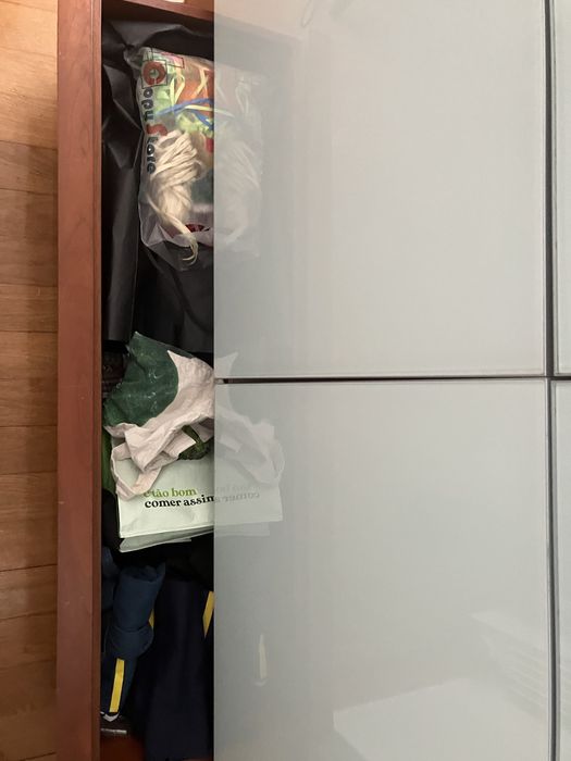 Aparador vidro e madeira