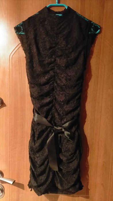 Sukienka z koronki - Elegancka " mała czarna"