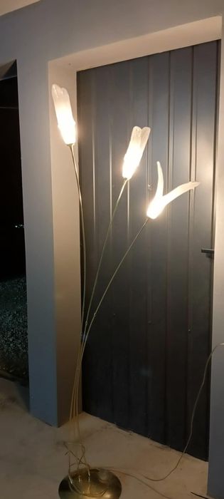 Lampa podłogowa ledowa