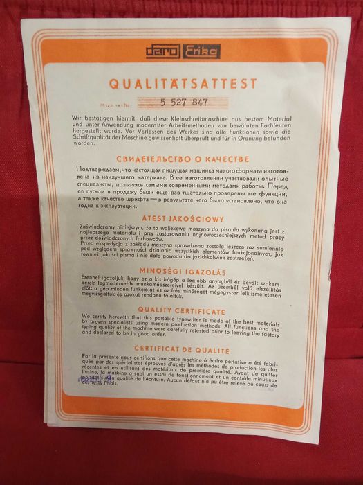 Máquina de escrever portátil - Vintage Anos 70