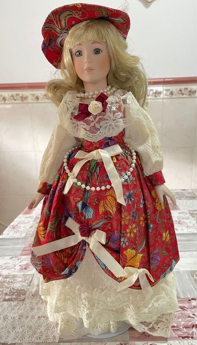 Bonecas de porcelana