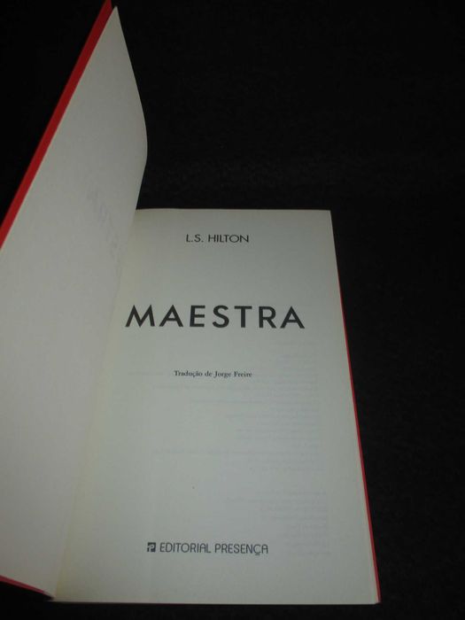 Livro Maestra L. S. Hilton