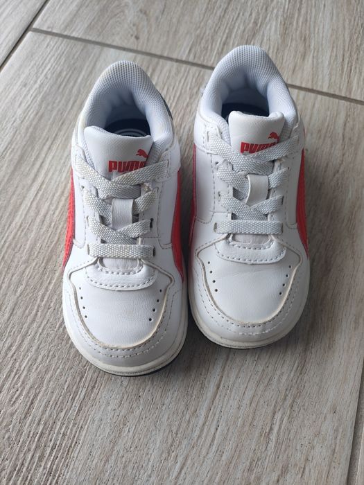 Buty sportowe dziecięce 23