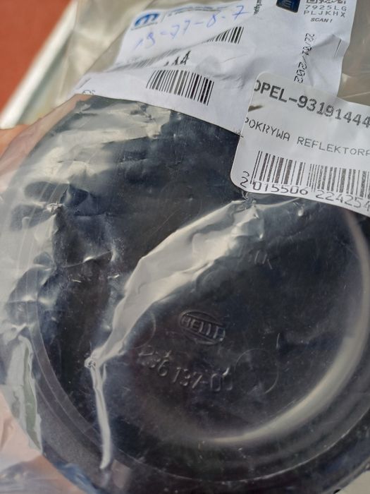 Dekielek lampy przedniej Opel Insignia xenon
