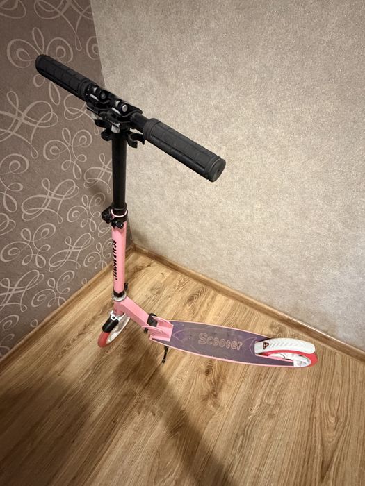 Самокат Scale Sports рожевий, двоколісний, ручне гальмо