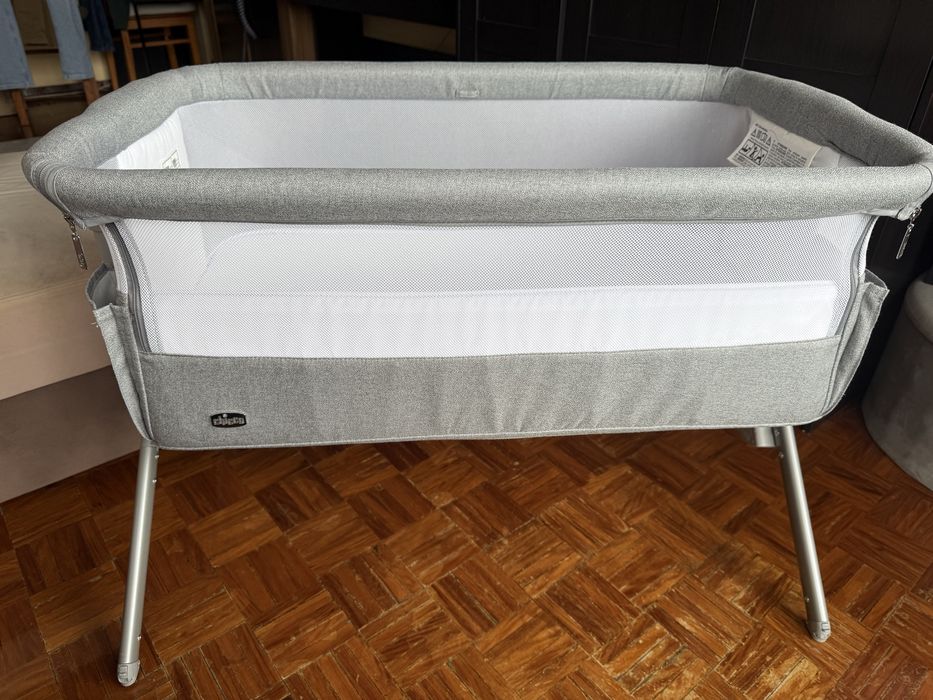 Berço Chicco Next2Me Armonia – Como Novo (C/ Luz de Presença)