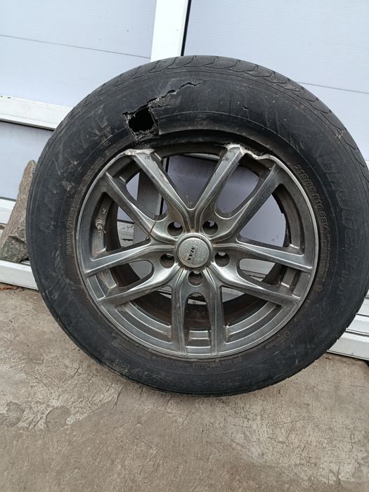 Продам резину с дисками 215/65 r16