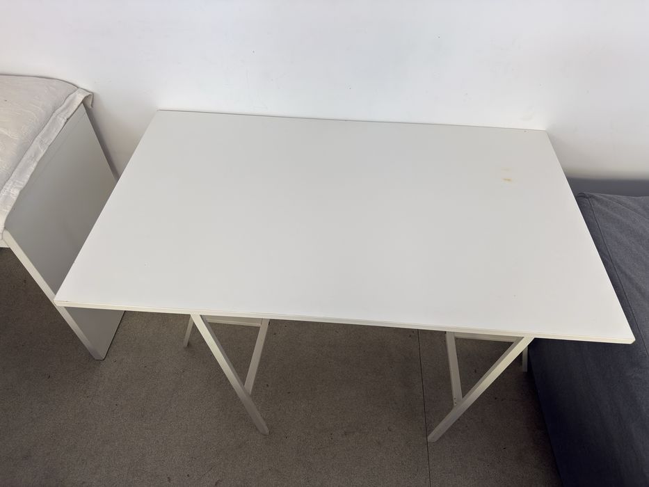 Secretaria ikea + cadeira 20€