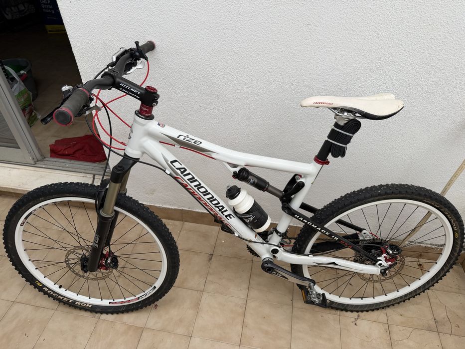 Cannondale Rize (BTT de suspensão total, alumínio, 26")